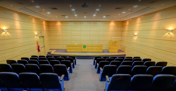 Moderno auditório da Oncologia Centenário, para cursos e meetings médicos
