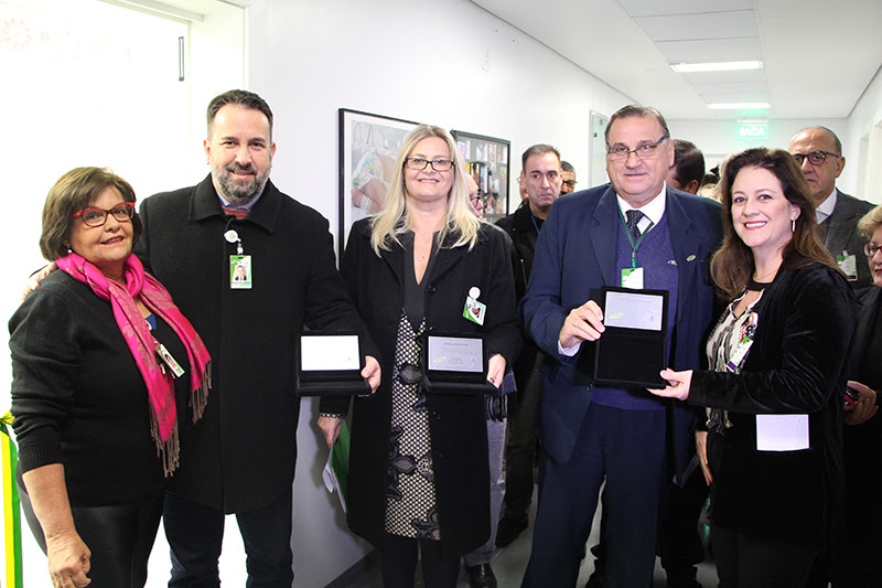 Diretores do GHC recebem homenagem dos médicos da unidade