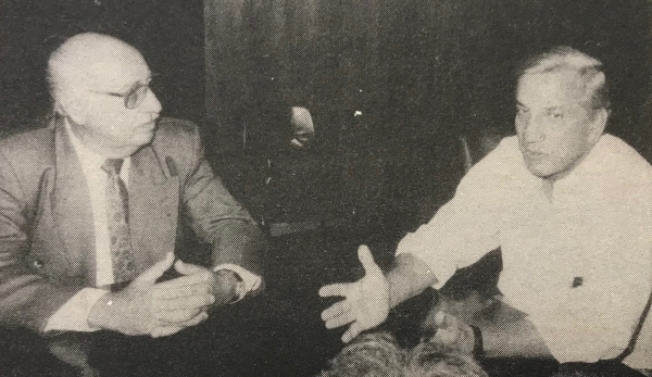 Ilso Menegás com secretário estadual de saúde, Germano Bonow (1980)