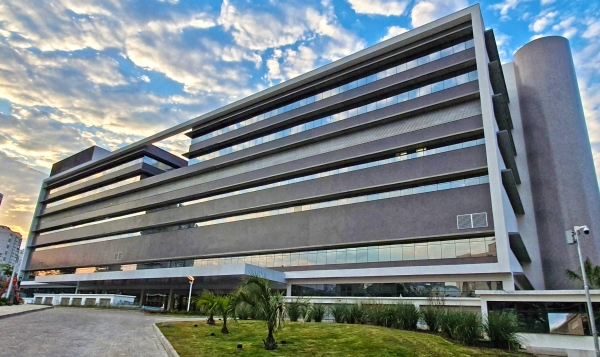Imagem da nova estrutura do Hospital de Clínicas de Porto Alegre