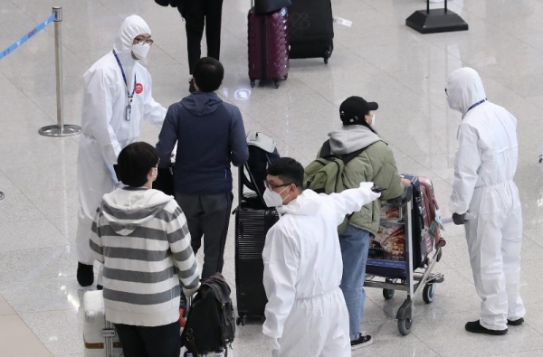 Coreia adotou medidas drásticas como quarentena para visitantes que chegam ao país asiático