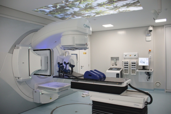 Inaugurado em Porto Alegre novo equipamento de radioterapia de alta precisão, inédito no Sul do país_