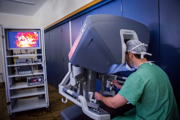 Faculdade Moinhos oferece curso de extensão em cirurgia robótica urológica-