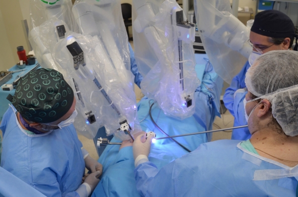 Santa Casa realiza primeira cirurgia robótica de tórax em criança do RS-