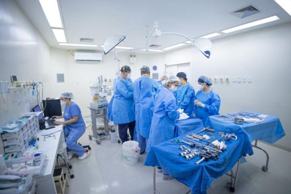 Com terceiro turno, número de cirurgias supera expectativas no Hospital Graças
