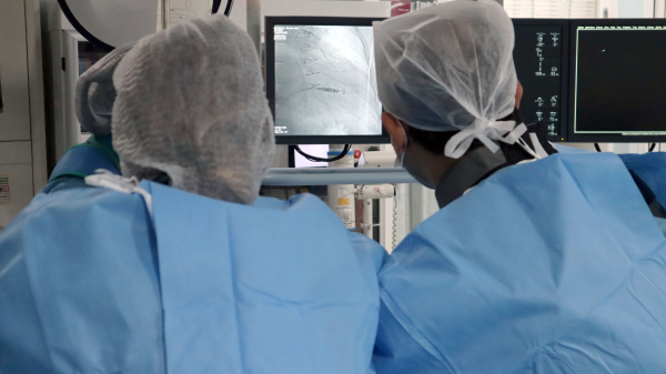 Hospital Mãe de Deus inova ao realizar implante de menor marcapasso do mundo -