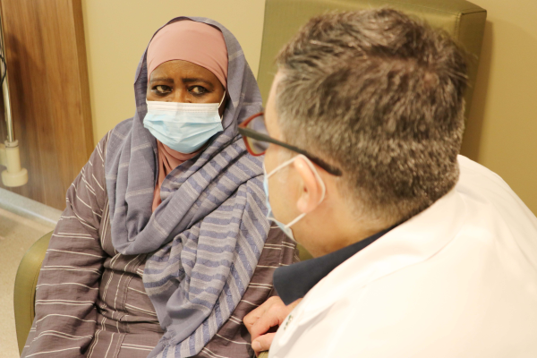 Paciente do Sudão faz cirurgia robótica em Passo Fundo -