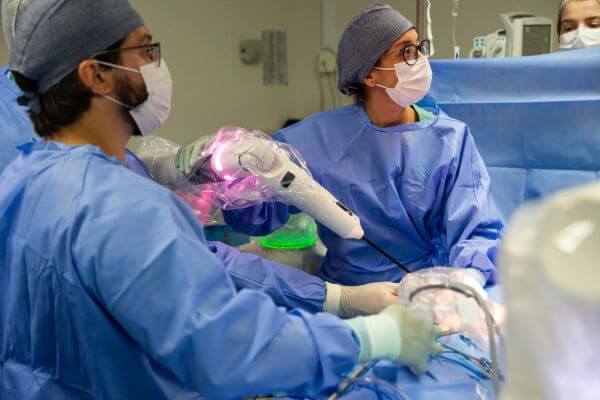 cirurgia robotica versius CMR