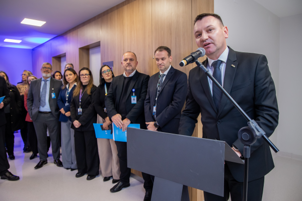 Apresentação do modelo integrado de cuidado psiquiátrico do Hospital São Lucas, com o reitor da PUCRS, Ir. Manuir Mentge
