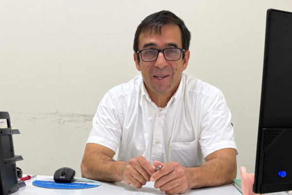 Ricardo Araujo Abimorad, de 60 anos, otorrinolaringologista e morador de Rivera, foi submetido a uma cirurgia pela equipe de quadril do Serviço de Ortopedia e Traumatologia-