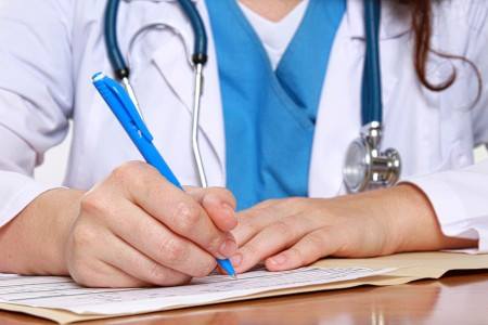 Suposta falta de médicos reacende discussão sobre validação de diplomas