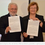 Marcelo Fernandes e Marilucia Bresolin Assinam documentos