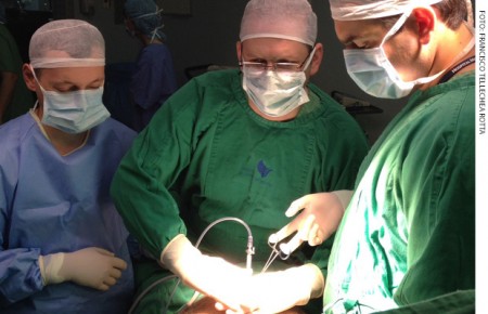 Paciente recebe marca-passo diafragmático no Chile