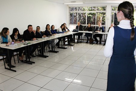Palestrante explicou sobre o processo seletivo em sua instituição