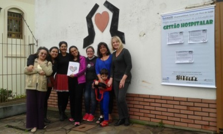 Alunos da FASAÚDE/IAHCS entregam doações à Casa do Menino Jesus de Praga