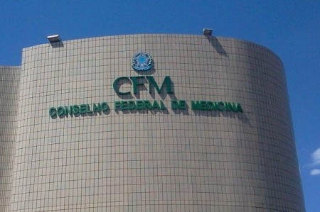 Justiça acata denúncia do CFM sobre ilegalidades na contratação de intercambistas cubanos