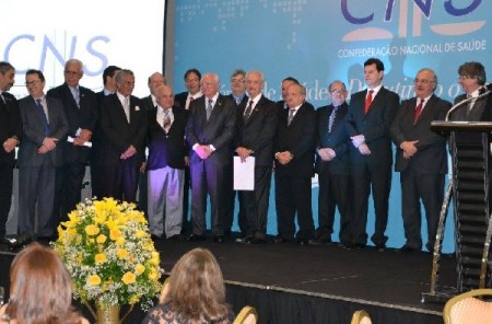 CNS realiza cerimônia de posse do novo presidente Tércio Kasten