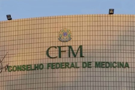 CFM pede aos médicos que solicitem aos pacientes exames de hepatites, sífilis e HIV