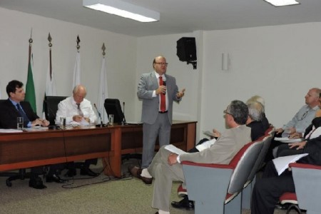 Presidente do CONASEMS participa de reunião de Diretoria da CNS