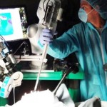 Novo robô cirúrgico realiza procedimentos delicados com segurança e eficácia