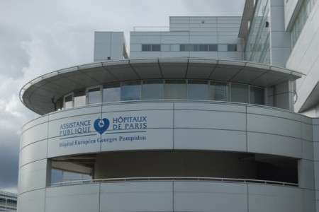 Hospital modelo francês é forçado a fechar salas operatórias