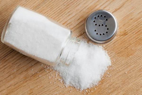 Cortar 10% do consumo de sal salvaria milhões de vidas