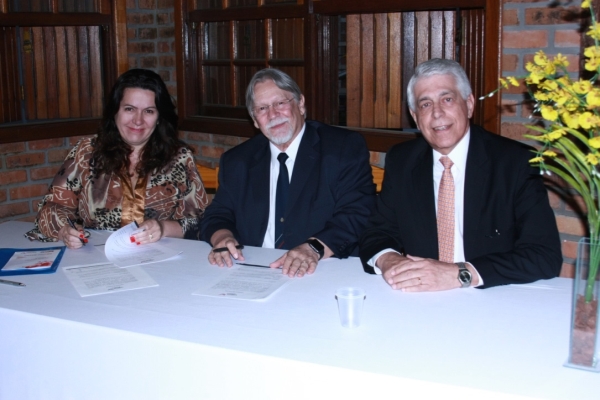 Faculdade Fátima oficializa parceria com a Escola OCRA Brasiliana, especializada em ergonomia no trabalho
