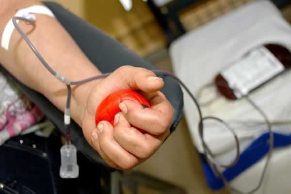 Hospitais precisam de doação de sangue com urgência