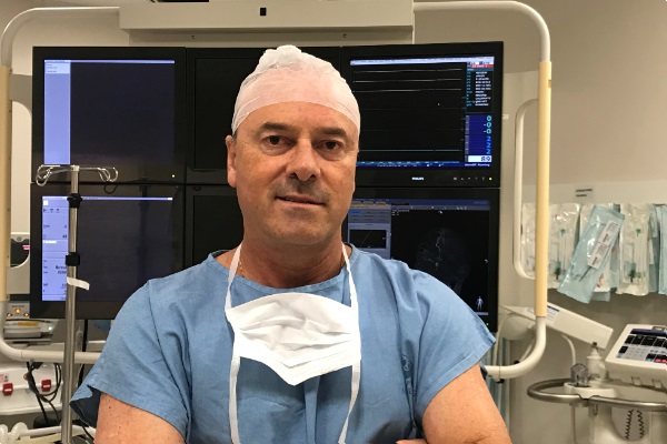 Hospital Mãe de Deus realiza procedimento inovador em cirurgia cardíaca minimamente invasiva no Brasil
