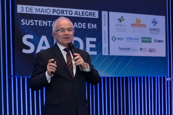 Alceu Alves da Silva aponta o cenário atual e desafios para o futuro da saúde