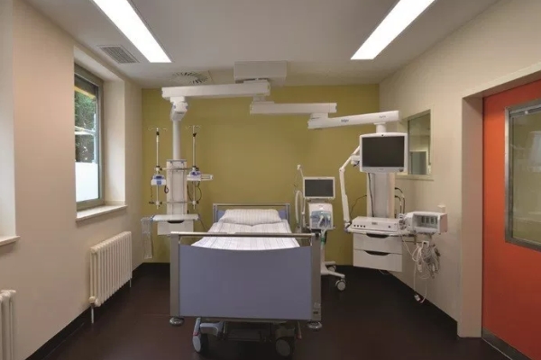 As cores e a iluminação dentro dos hospitais têm influência na recuperação dos pacientes?
