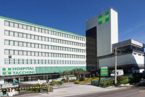 Hospital Tacchini abre processo de seleção para contratar mais de 100 profissionais da saúde
