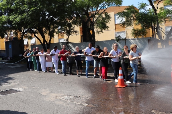 Colaboradores do Grupo Hospitalar Conceição participam de treinamento para Brigada de Incêndio