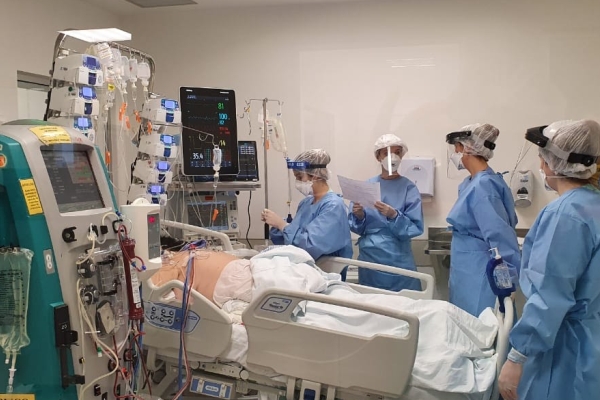 Hospital de Clínicas de Porto Alegre abre mais 12 leitos para atendimento a pacientes com Covid-19 — Setor Saúde