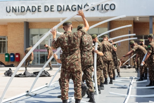 Com UTIs, Hospital de Campanha do Exército começa a ser montado em Porto Alegre