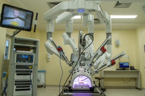 Santa Casa de Porto Alegre lança curso básico de cirurgia robótica  