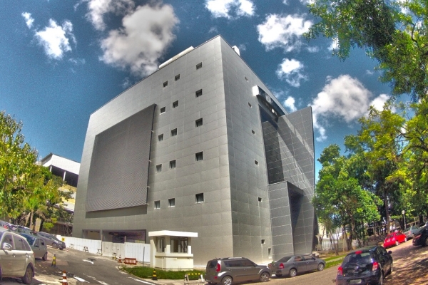 Hospital de Clínicas de Porto Alegre publica edital de concessão de datacenter