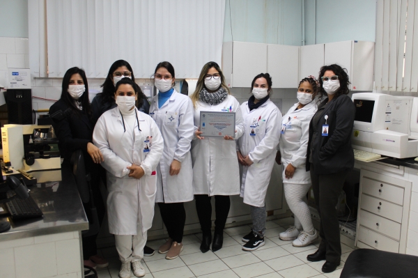 Laboratório do Hospital Dom João Becker conquista o Padrão Diamante de qualidade pela PNCQ