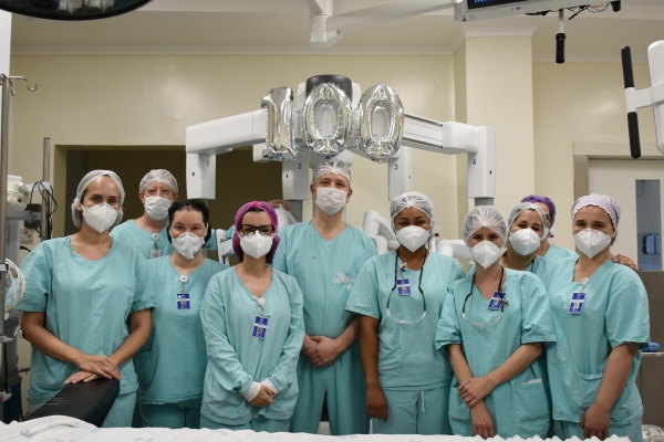 Santa Casa de Porto Alegre atinge a marca de 100 cirurgias robóticas