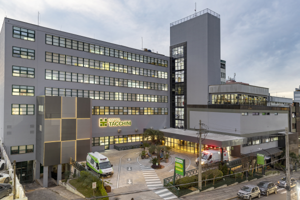 Hospital Tacchini recebe certificado por utilizar energia limpa