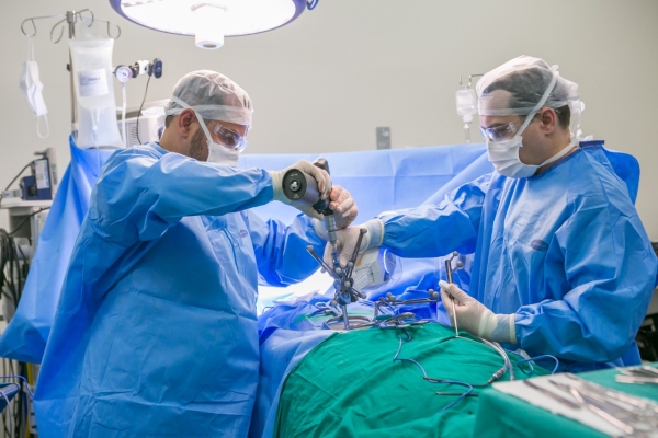 Hospital Moinhos de Vento realiza a primeira neurocirurgia robótica da América Latina-