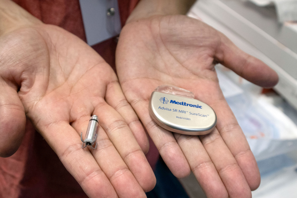 Hospital Mãe de Deus inova ao realizar implante de menor marcapasso do mundo 