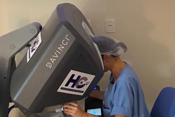 Cirurgia robótica é utilizada no Hospital de Clínicas de Passo Fundo em caso raro de megacólon chagásico