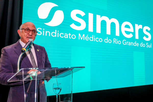Simers representa médicos gaúchos no Encontro Nacional das Entidades Médicas