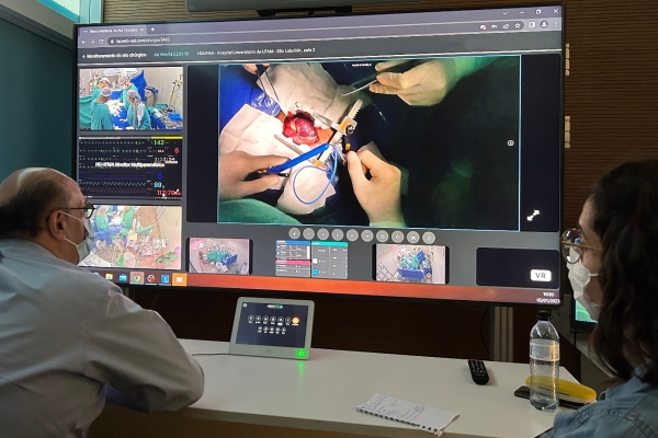 Telemedicina e internet das coisas conectam salas cirúrgicas para procedimentos cardíacos em crianças