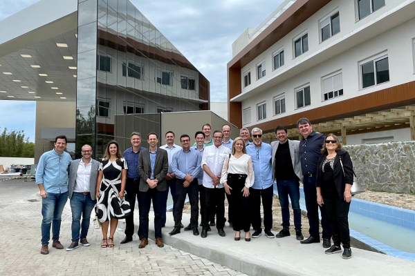 Aliança Pelotas, ACP, Federasul e Yller Biomateriais visitam Hospital Monporto