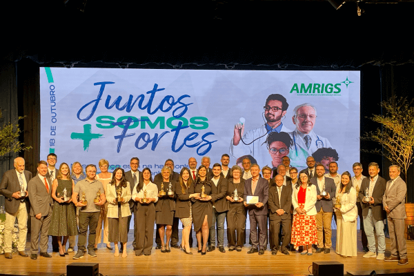 Vencedores do Prêmio AMRIGS de Melhores Práticas recebem premiações