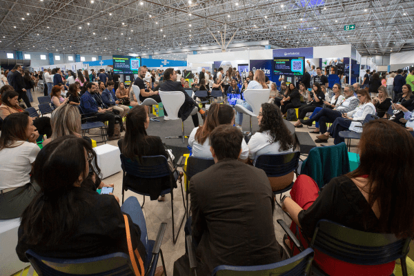 Unicred impulsiona inovação e debate tendências que estão transformando o setor de saúde no Brasil