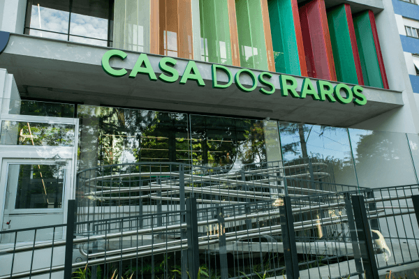 Casa dos Raros inaugura programa especializado em neuromielite óptica com atendimentos gratuitos