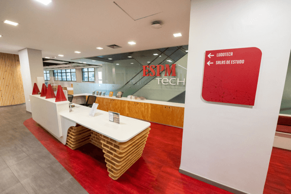 Curso da ESPM prepara área de saúde para atender público de alta renda com experiência premium